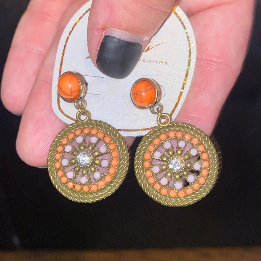 *NWT* Women’s Gold/Orange/Pale Purple Dangle Fashion Earrings